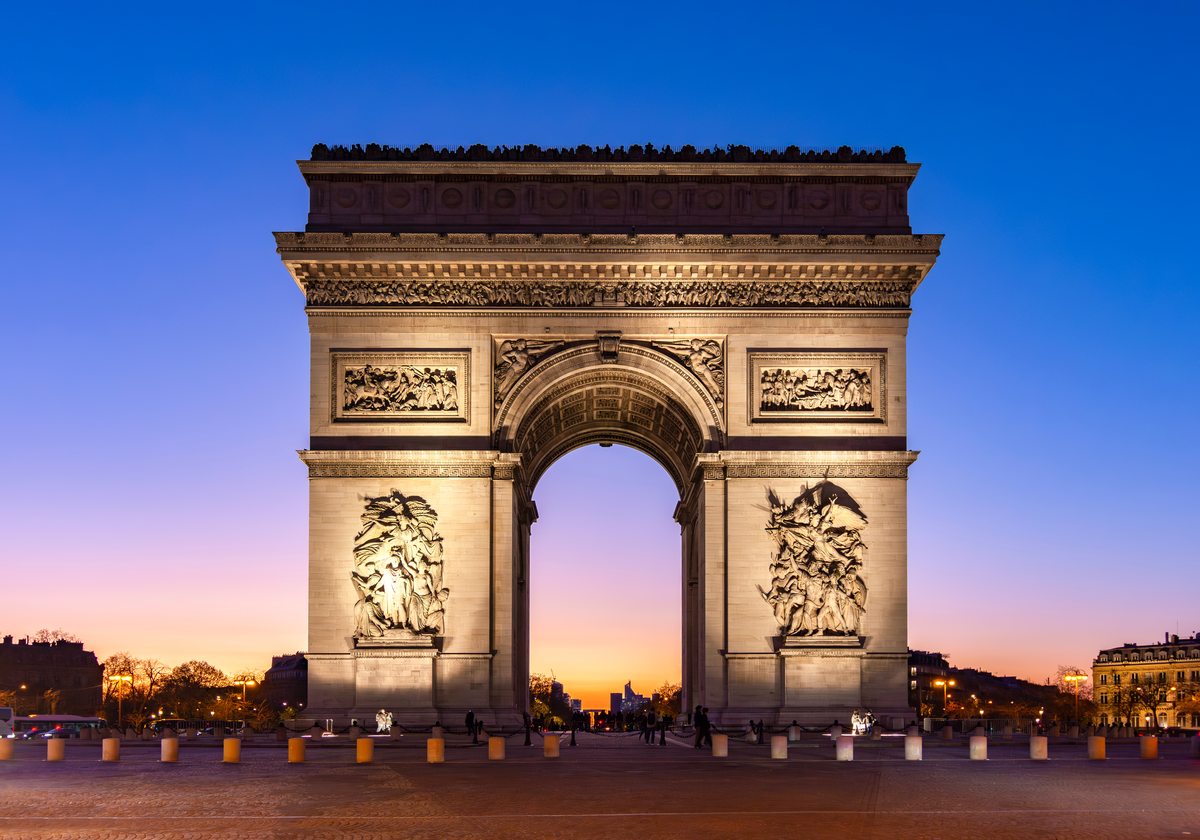 ��̃p���A���C�g�A�b�v���ꂽ�M����iArc de Triomphe�j